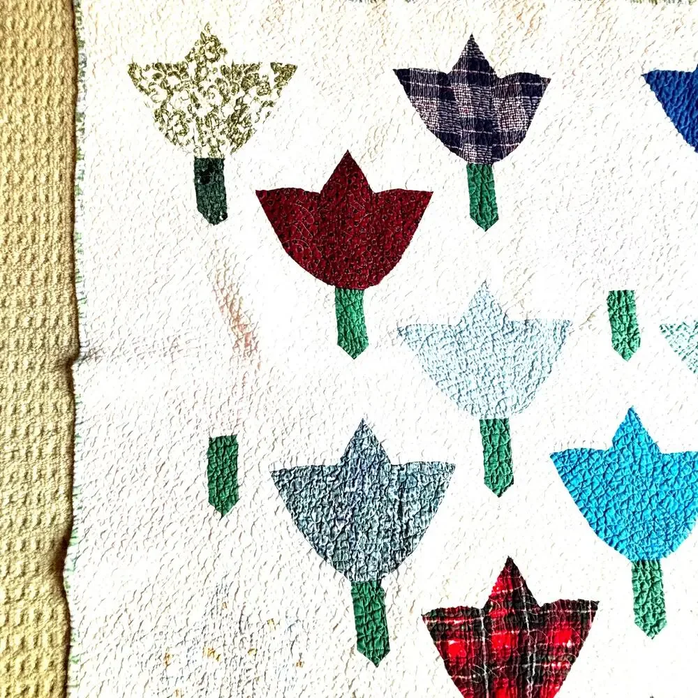 Vintage Handmade Tulip Quilt Multicolor Cotton Cottage Chic Farmhouse& Twin?